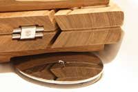 Incrustation d'une charni�re inox sur caillebotis sur mesure en Teck