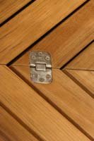 Incrustation d'une charni�re inox