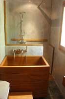 Espace de relaxation avec baignoire Japonaise