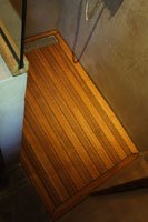 Douche italienne en Teck pont de bateau sur mesure avec canniveau