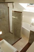 Grande cabine de douche en verre, Teck et inox