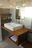 Console meuble vasque sur mesure en U, en Teck - suspendu