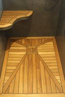 Douche italienne en Teck et pare-douche en Teck et verre